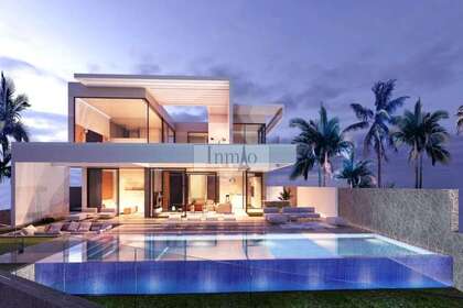 House for sale in San Eugenio Alto, Adeje, Santa Cruz de Tenerife, Tenerife. 