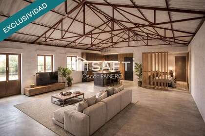Country house for sale in Valverde de la Virgen, León. 