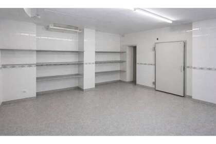 Handelspanden verkoop in Planes, Alicante. 