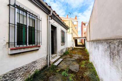 房子 出售 进入 Trobajo del Camino, San Andrés del Rabanedo, León. 