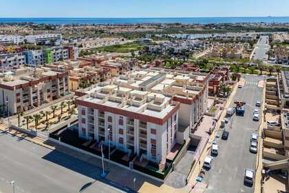 Apartmány na prodej v Orihuela-Costa, Alicante. 