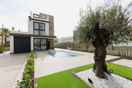 Casa venta en Dehesa de Campoamor, Alicante. 