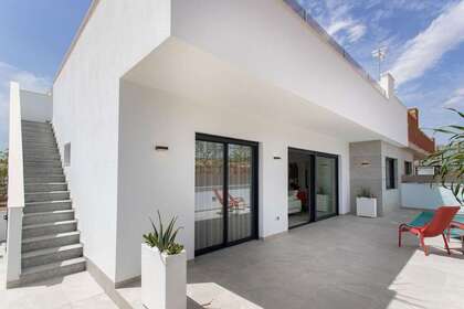 Řadový dům na prodej v Nucia (la), Alicante. 