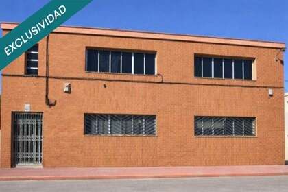 Commercial premise for sale in Almansa, Albacete. 