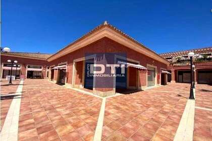 Commercial premise for sale in Isla Cristina, Huelva. 
