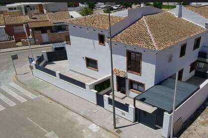 Таунхаус Продажа в Pilar de la Horadada, Alicante. 