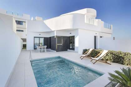 Таунхаус Продажа в Torrevieja, Alicante. 