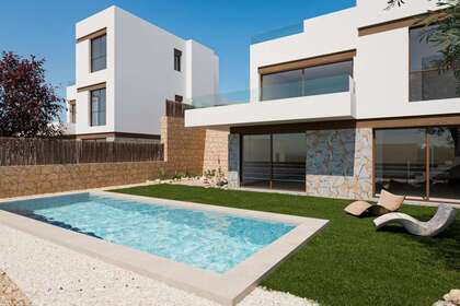 Domy na prodej v Finestrat, Alicante. 