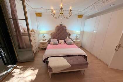 Duplex/todelt hus til salg i Barcelona. 