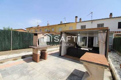 Chalet Adosado venta en Sils, Girona. 