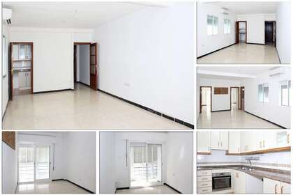 Flat in Sevilla. 