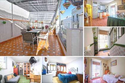 Building for sale in Sevilla. 