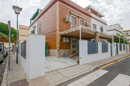 House for sale in Sevilla. 