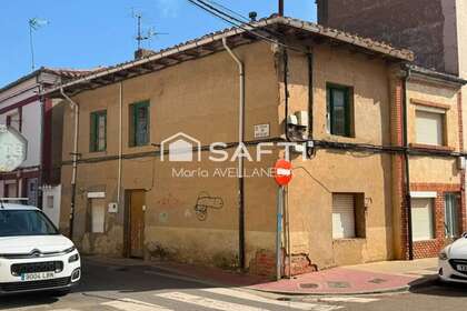 Chalet Adosado venta en Valencia de Don Juan, León. 