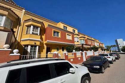 Chalet Adosado en Aguadulce, Almería. 