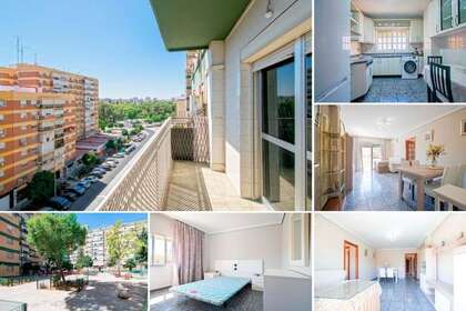 Flat for sale in Sevilla. 