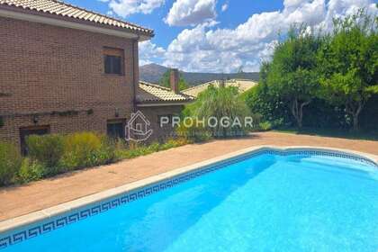 Casa venta en Pedrezuela, Madrid. 