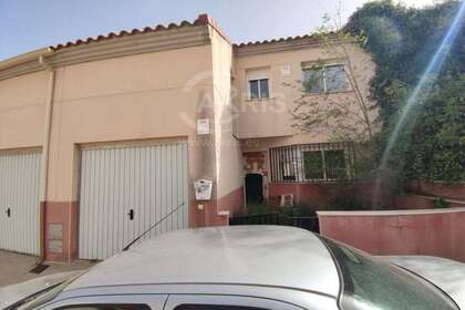 House for sale in Dosbarrios, Toledo. 