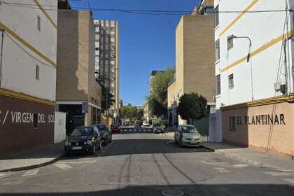 Flat for sale in Sevilla. 