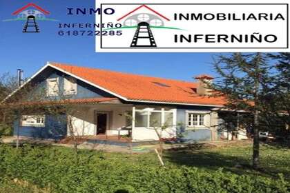House for sale in Cedeira, La Coruña (A Coruña). 