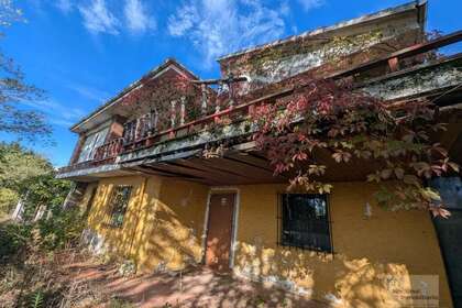 House for sale in Valverde de la Virgen, León. 