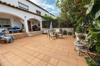 Flat for sale in Canyelles Almadraba (Roses), Girona. 