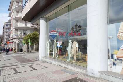 Commercial premise for sale in Vigo, Pontevedra. 