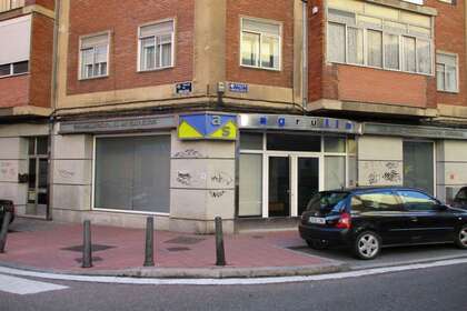 Commercial premise for sale in Valladolid. 