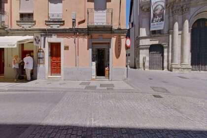 Commercial premise for sale in Valladolid. 