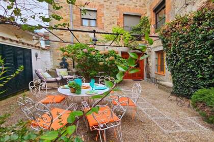 Здание Продажа в Miraflores de la Sierra, Madrid. 