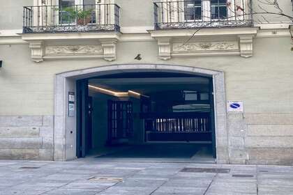 Parking space for sale in Madrid. 