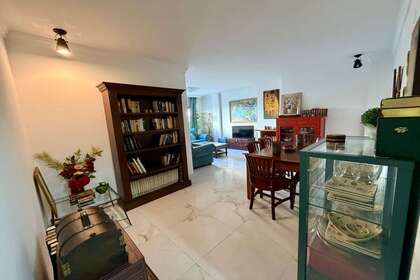 Flat for sale in Alhamar, Granada. 