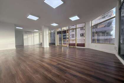 Commercial premise in Los Cristianos, Arona, Santa Cruz de Tenerife, Tenerife. 