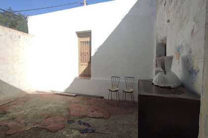 房子 出售 进入 Teatro Adolfo Suarez, Viator, Almería. 