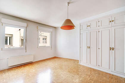 Flat for sale in Trafalgar, Chamberí, Madrid. 