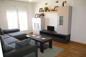 Flat for sale in Seis de Junio, Valdepeñas, Ciudad Real. 