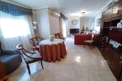 Flat for sale in Hospital, Valdepeñas, Ciudad Real. 