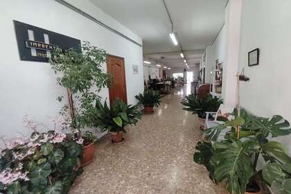 Obchodní prostory v Seis de Junio, Valdepeñas, Ciudad Real. 