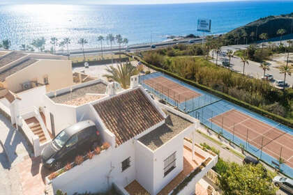 联排别墅 出售 进入 Mijas Costa, Málaga. 