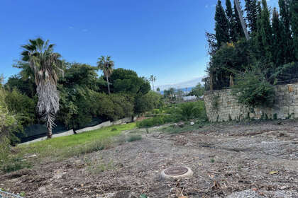 Pozemky na prodej v El Paraiso, Estepona, Málaga. 