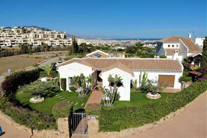 Cluster house for sale in Cerros Del Lago, Marbella, Málaga. 