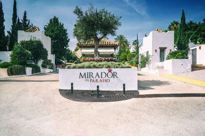 Huse til salg i El Paraiso, Estepona, Málaga. 
