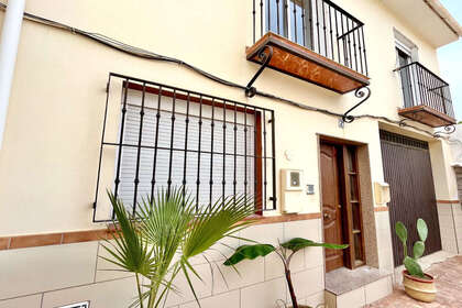Haus zu verkaufen in Vélez-Málaga. 