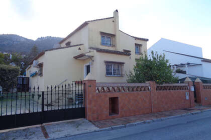 Chalet Adosado venta en Alhaurín de la Torre, Málaga. 