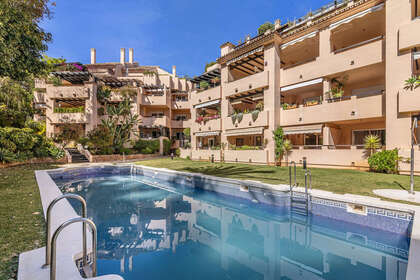 Apartment for sale in Puerto Banús, Marbella, Málaga. 