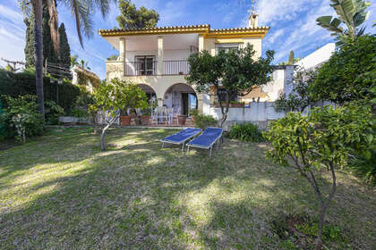 Cluster house for sale in Nueva andalucia, Málaga. 