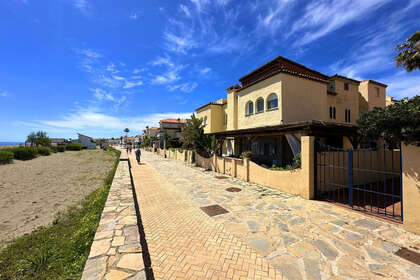 房子 出售 进入 Casares, Málaga. 