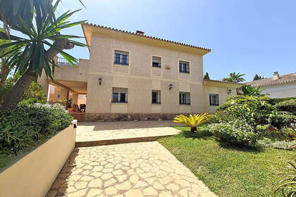 Cluster house for sale in Torremolinos, Málaga. 