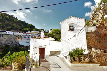 Chalet Adosado venta en Ojén, Málaga. 