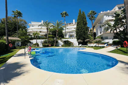 Apartmány na prodej v Puerto Banús, Marbella, Málaga. 